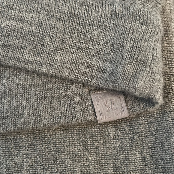 LULULEMON 100% Merino Wool ‘ Live In Practice’ Crewneck Sweater Gray | Medium - Picture 3 of 12